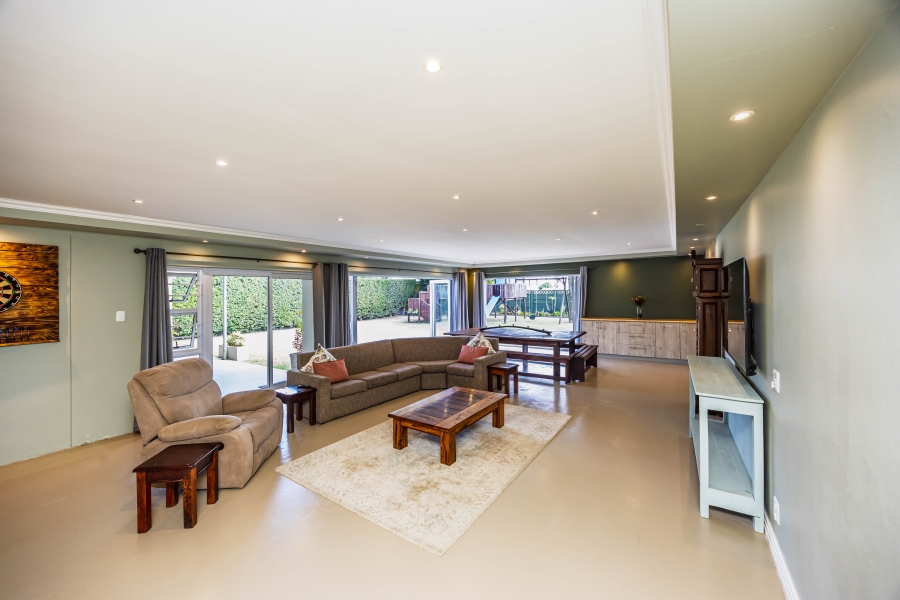 4 Bedroom Property for Sale in Beacon Bay Eastern Cape